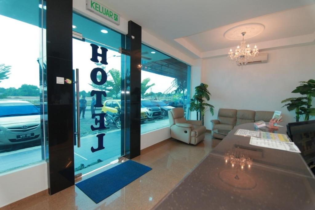 Hotel Alam Indi Johor Bahru Extérieur photo